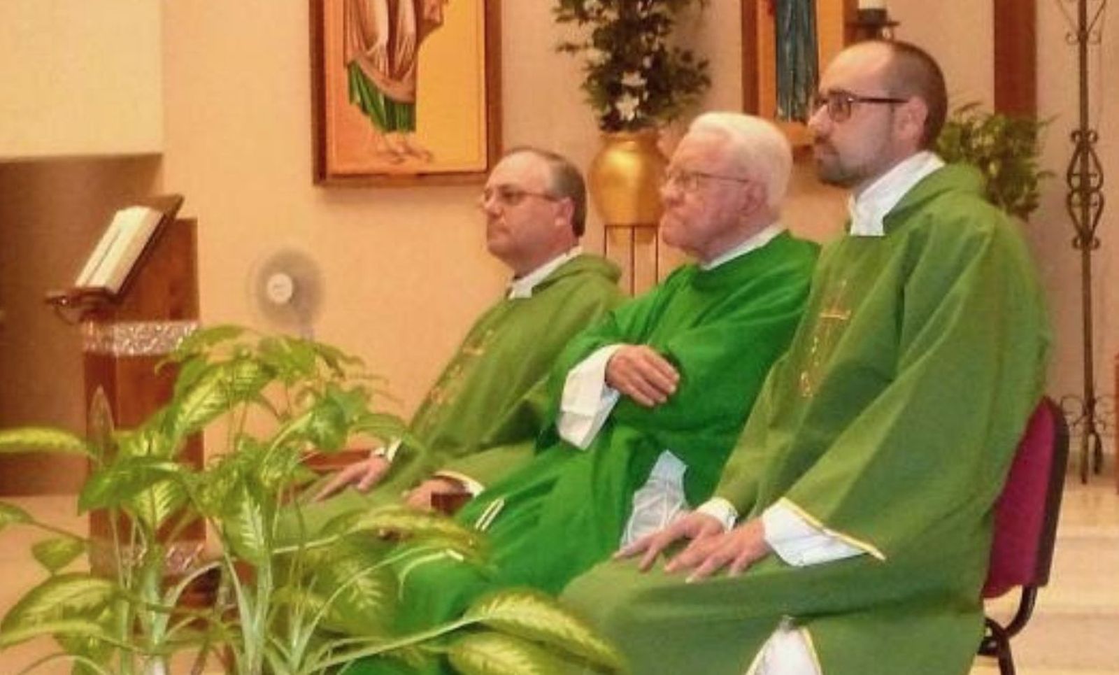 Mougán, en el centro