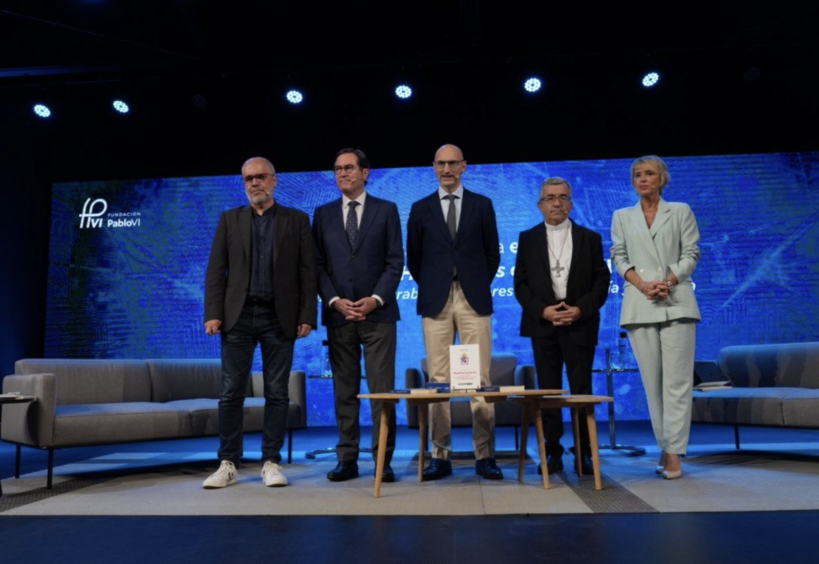 Loa participantes en la presentación de la encíclica