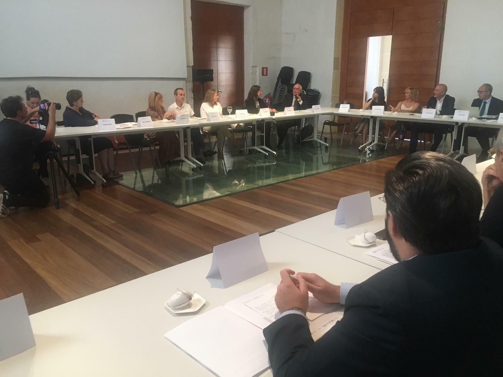 Algunos de los participantes en el desayuno de la Fundación Chávarri