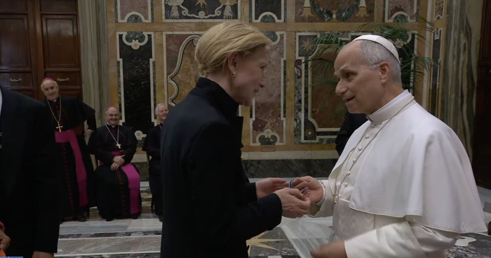 El Papa saluda a Blanchet