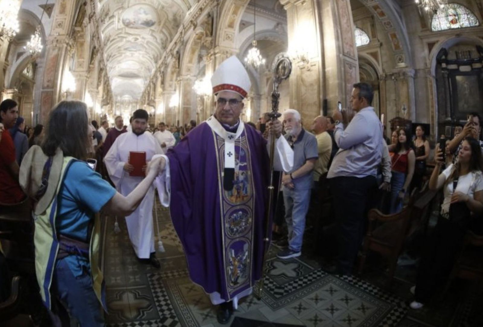 La acogida al cardenal Chomali en su diócesis