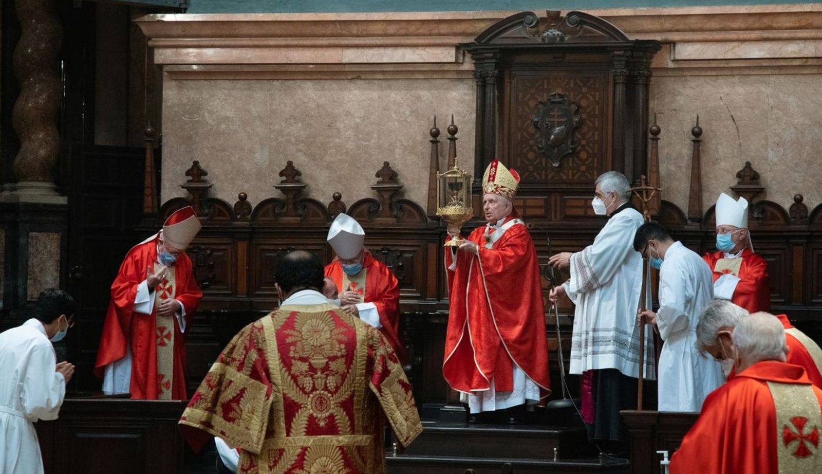 El cardenal Cañizares y el 'Cáliz de la Pasión', en Valencia
