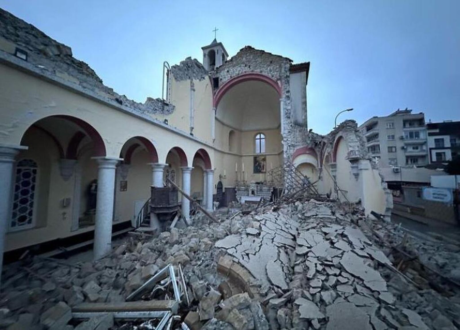 La Iglesia de Alepo, devastada por el terremoto