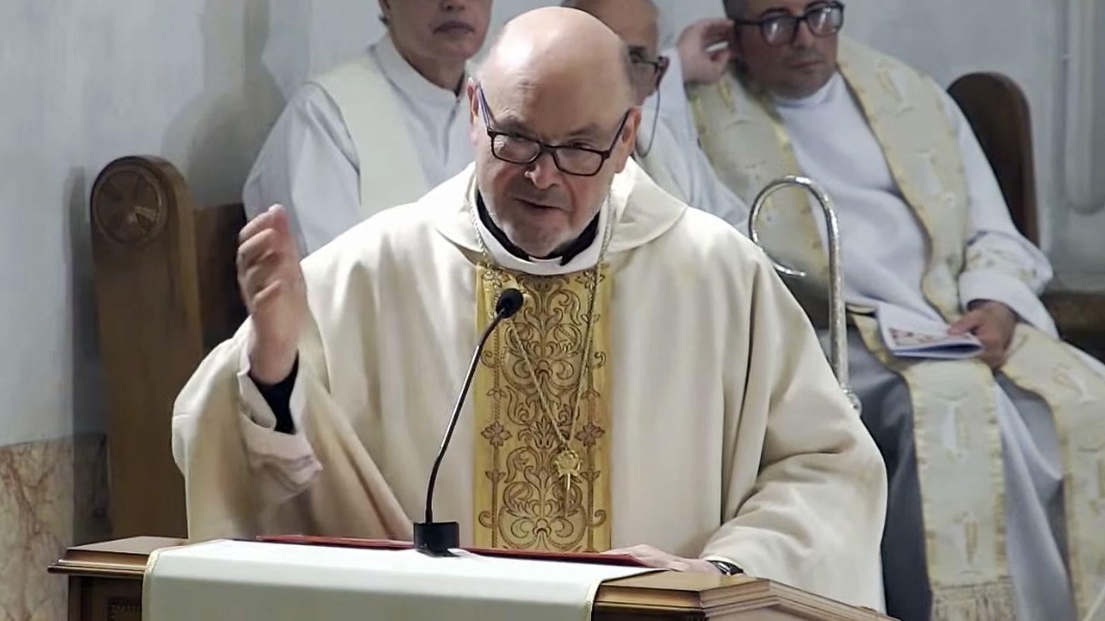 José Luis Llopis, el nou bisbe, va dirigir unes paraules en valencià als fidels