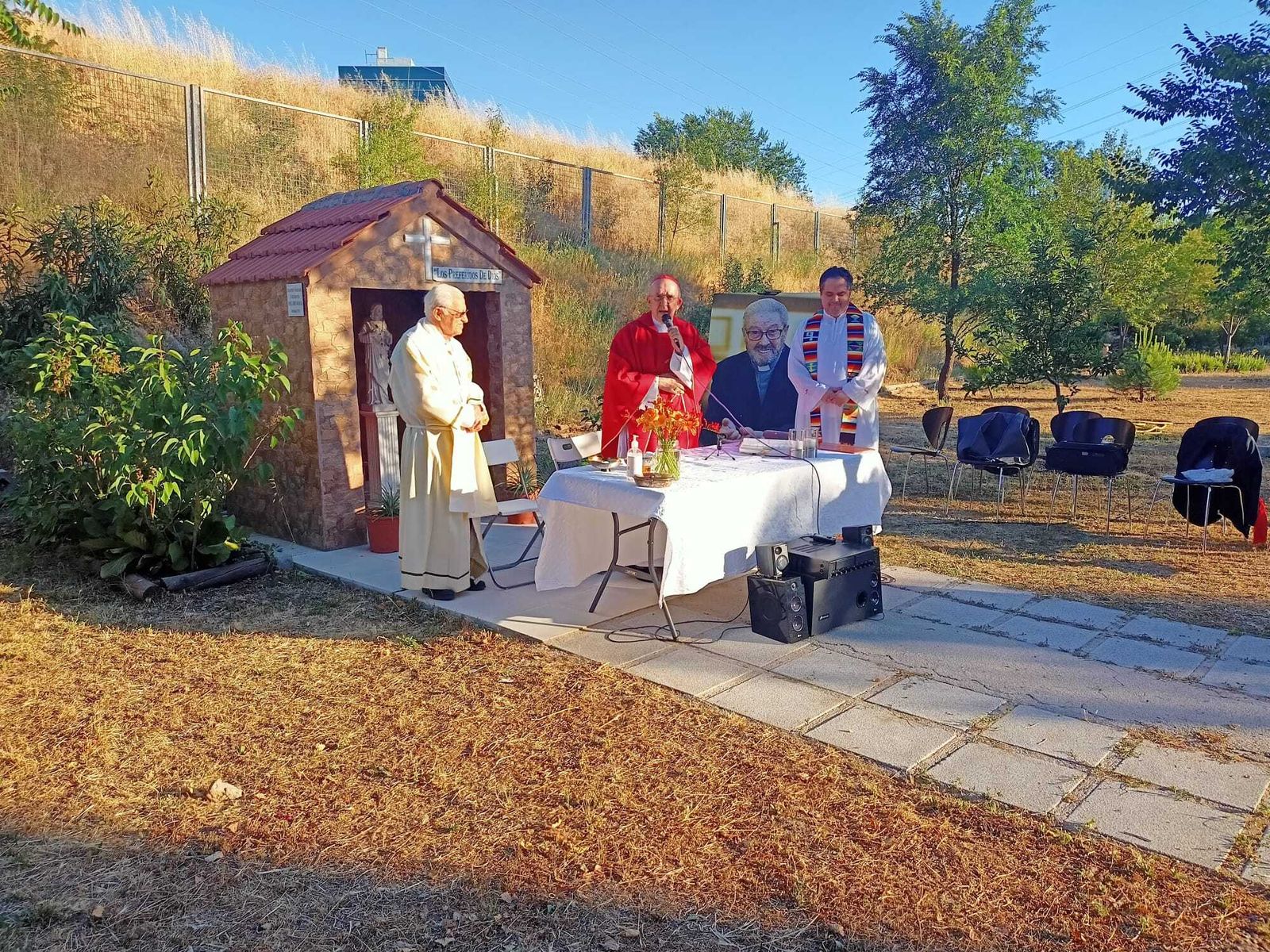 El cardenal Osoro preside la ceremonia por el aniversario del fallecimiento del P. Garralda