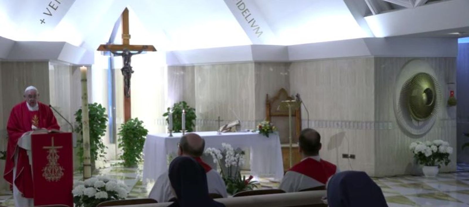 Francisco, en la capilla de Casa Santa Marta