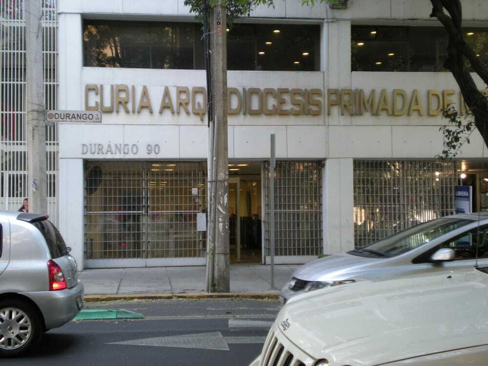 Sacerdotes califican cuotas que exige Arquidiócesis como cobro de “uso de suelo” y “extorsión”