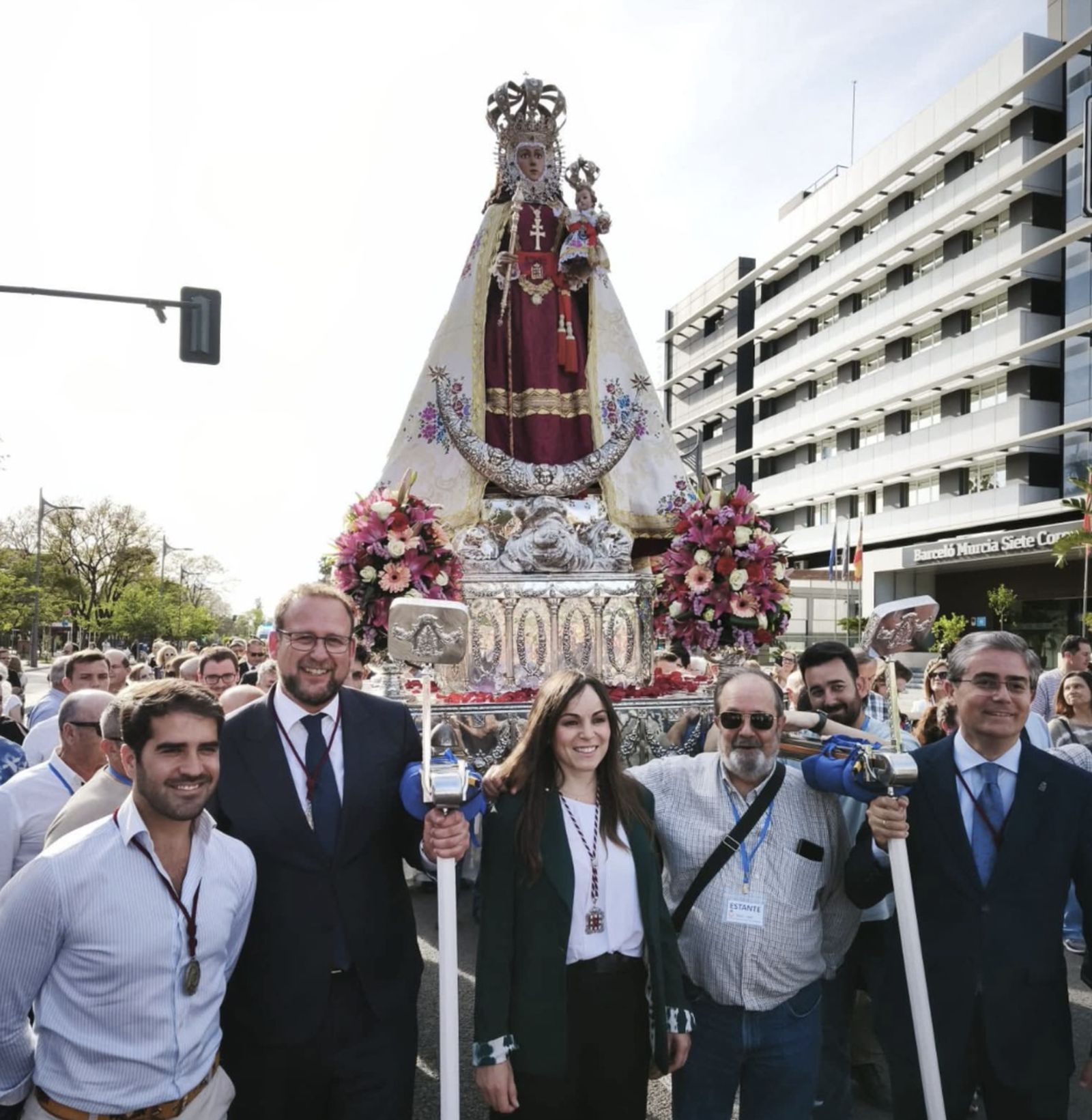 Joaquín Vidal, ejerciendo su función de Cabo de Andas de la Fuensanta