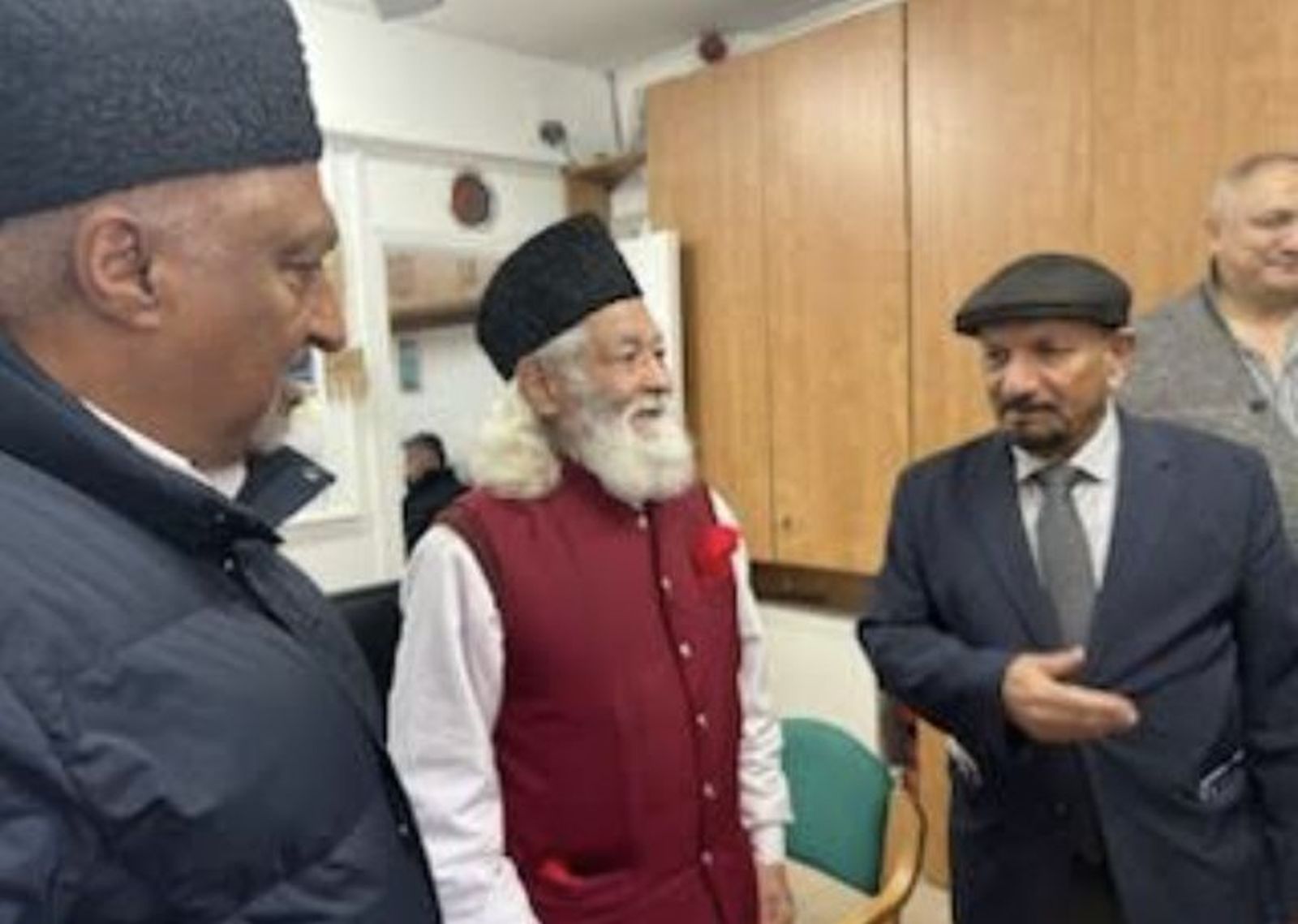 Qamar, un ahmadí perseguido y el imán Amir