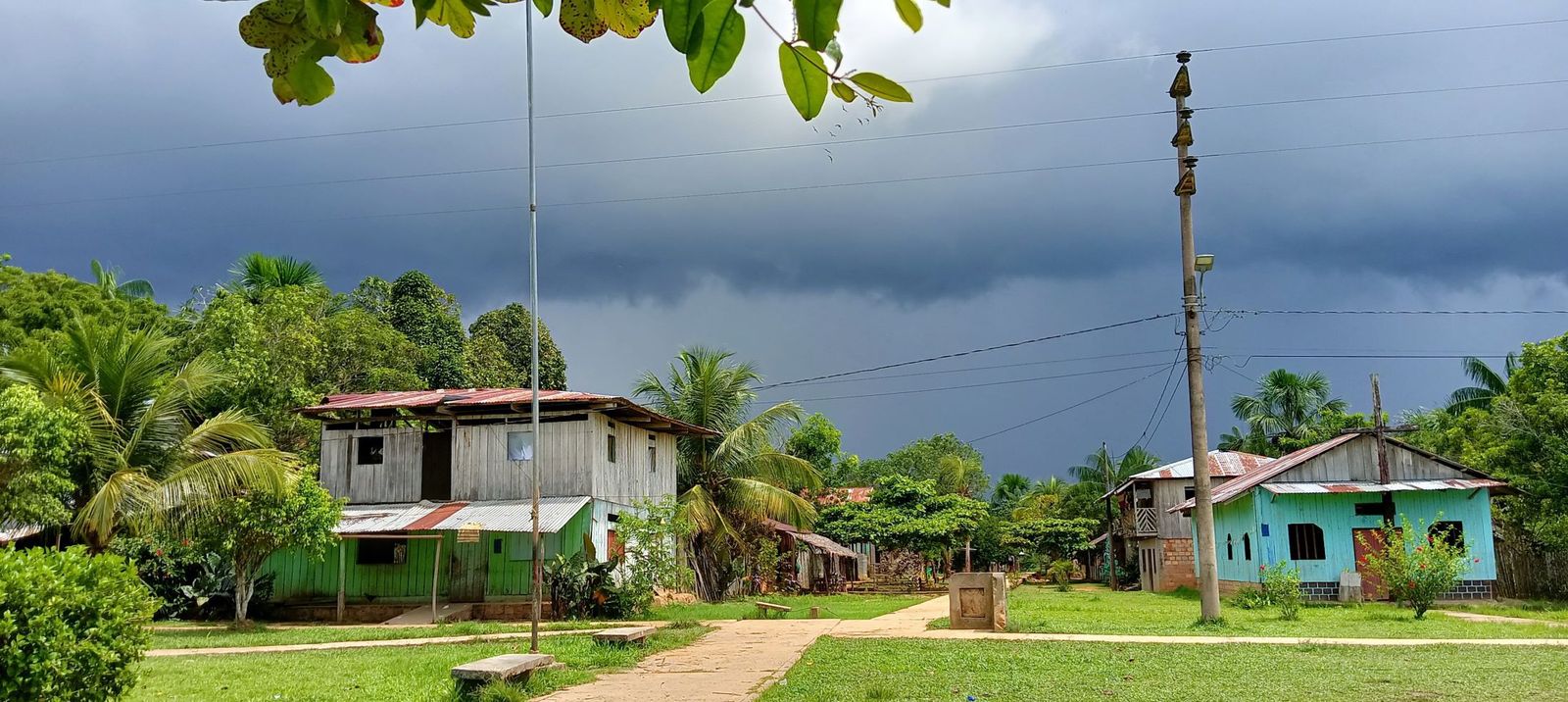 Día de lluvia en la comunidad de Marichín (Bajo Amazonas)