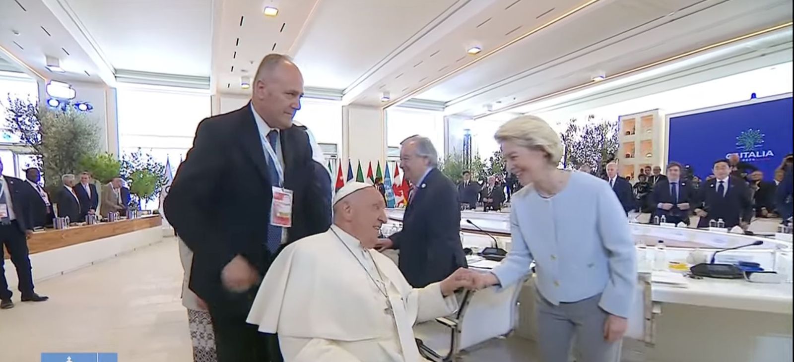 El Papa, con Von der Leyen