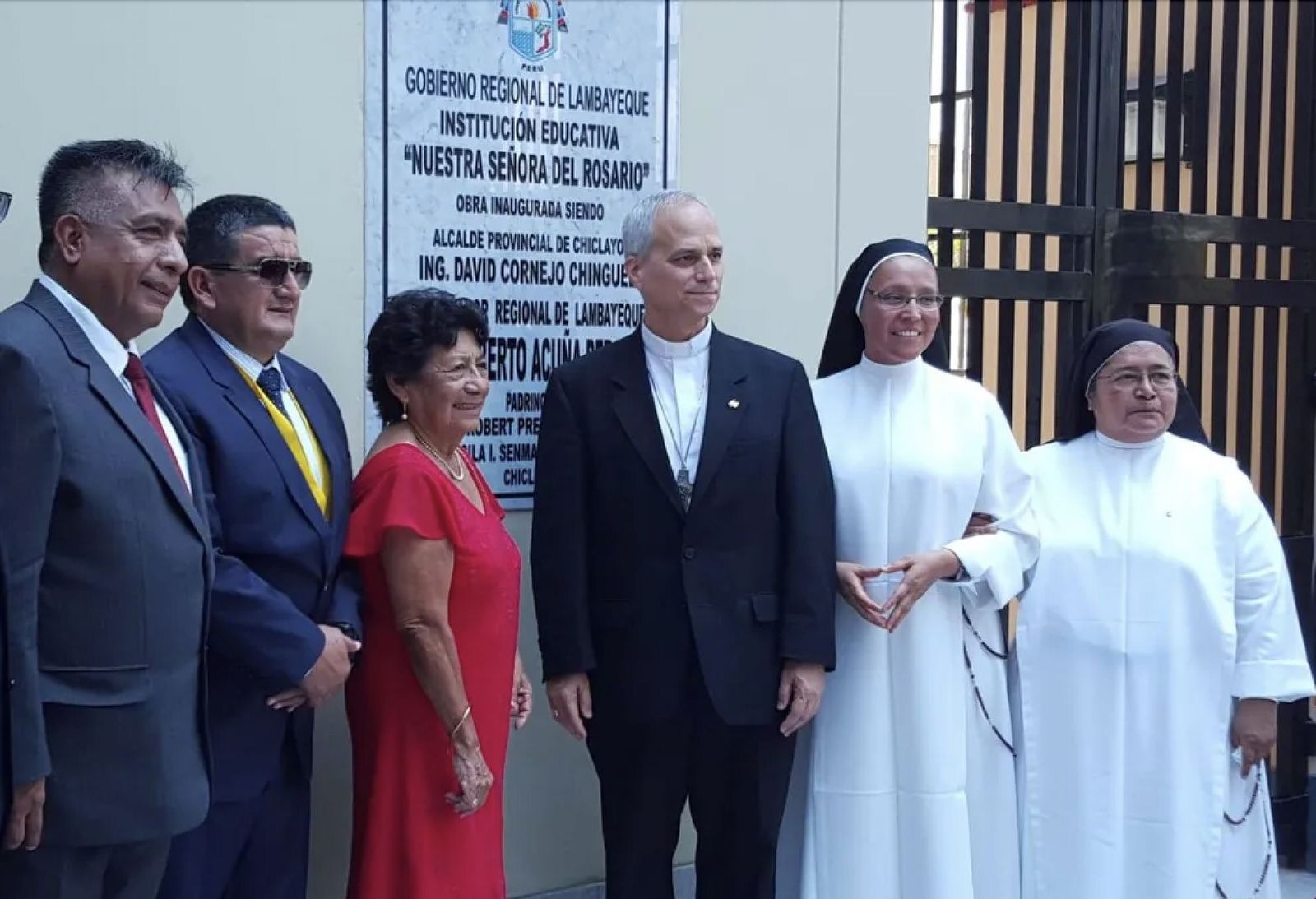Roberto Prevost con la hermana Elfi Pozo en Chiclayo