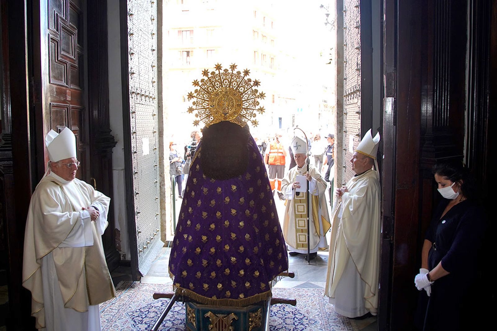 La Virgen no salió del templo