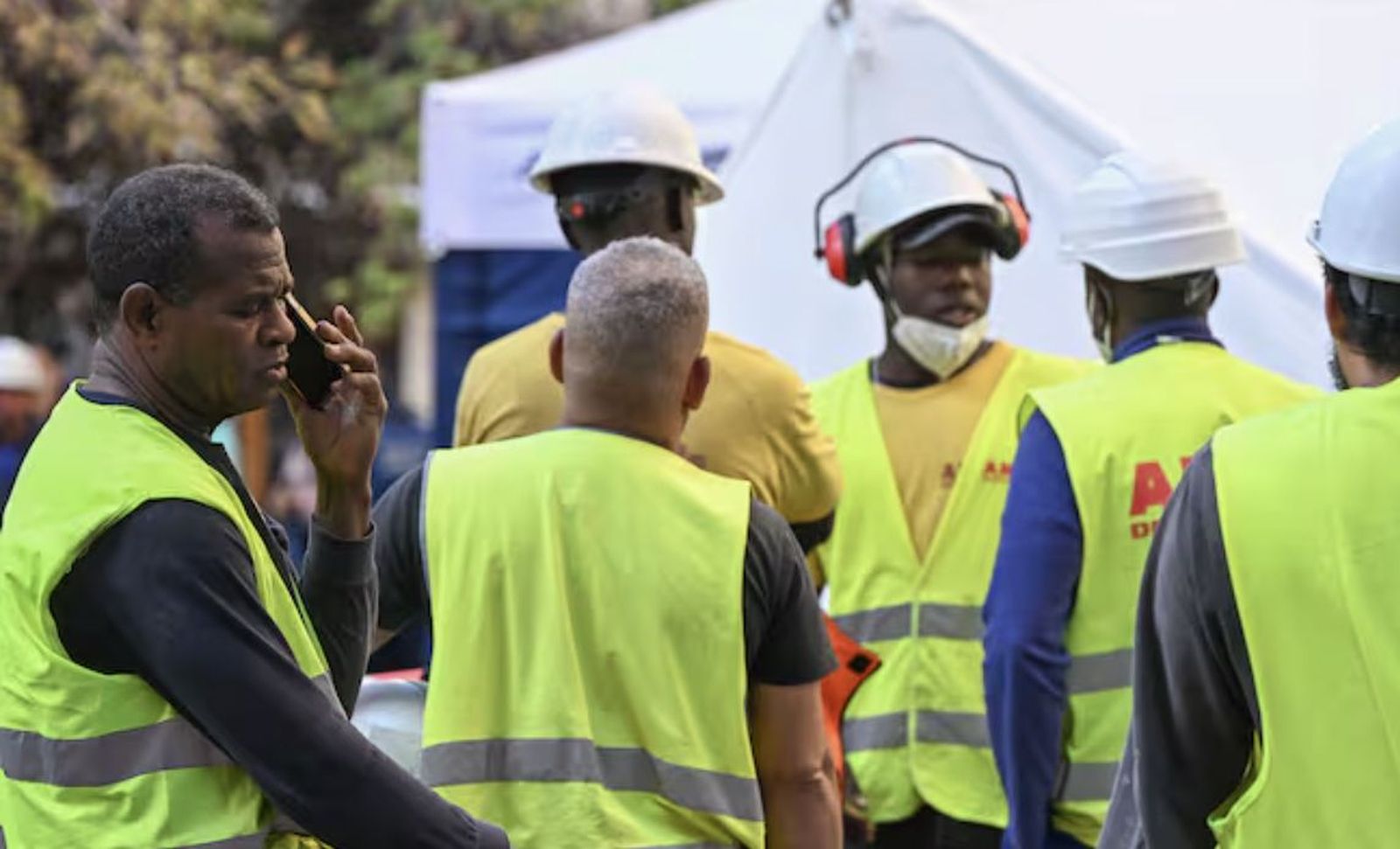 Los que edifican y mueren lejos de casa