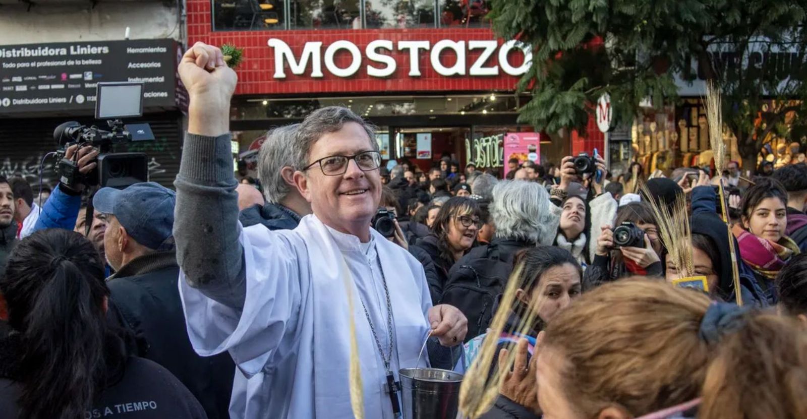 García Cuerva, junto a los fieles en Luján