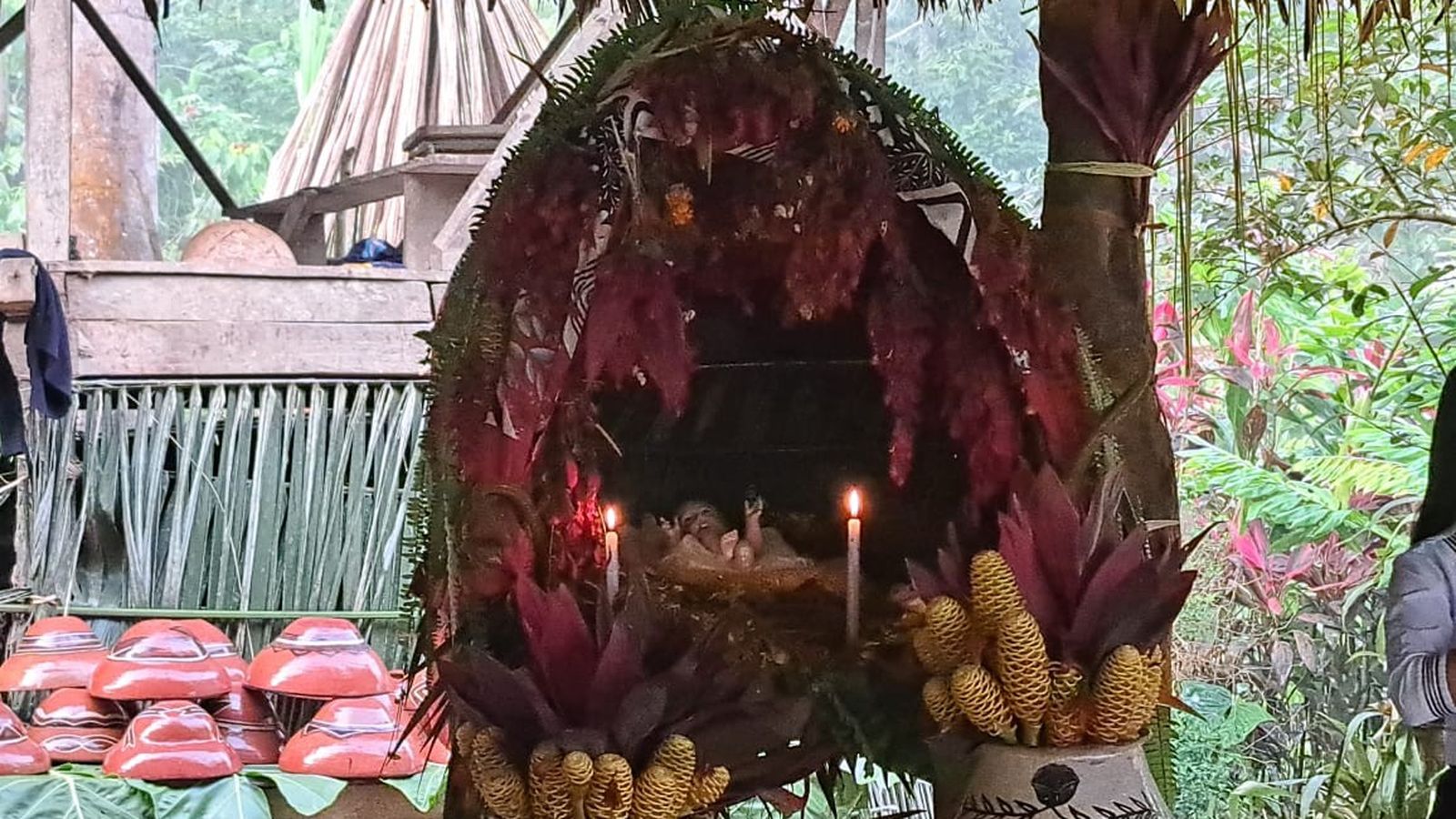 Niño Jesús en casa de la mujer de la fiesta
