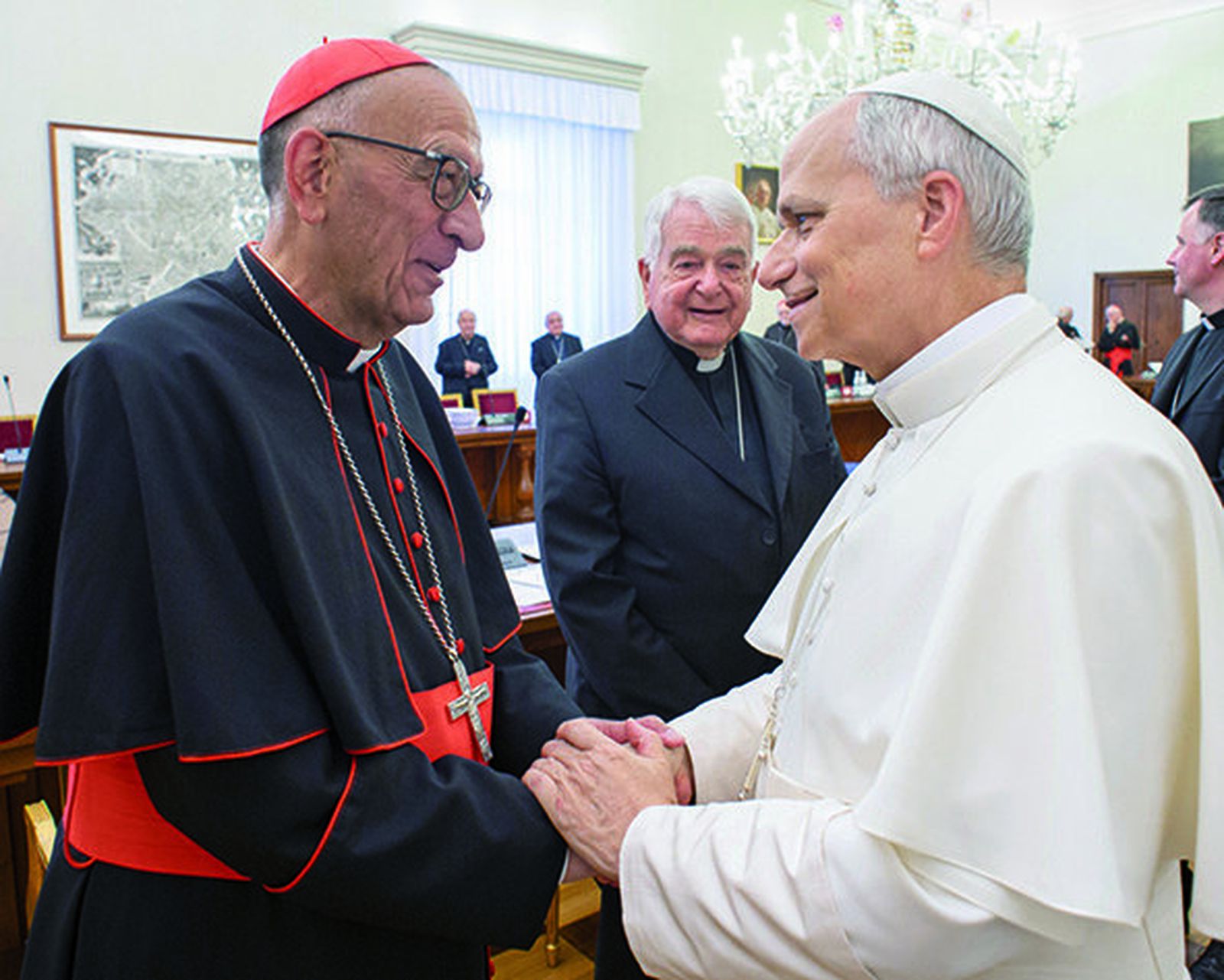 Cardenal Omella saluda a León XIV