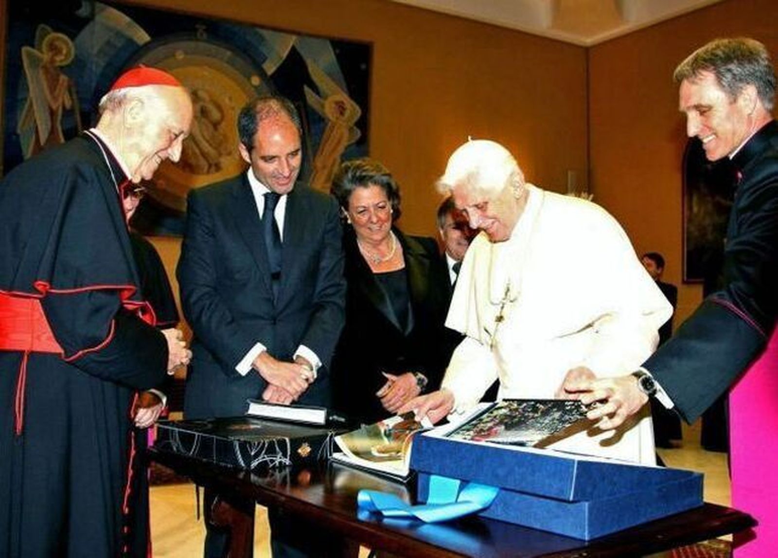 Rita Barberà con el papa Benedicto XVI