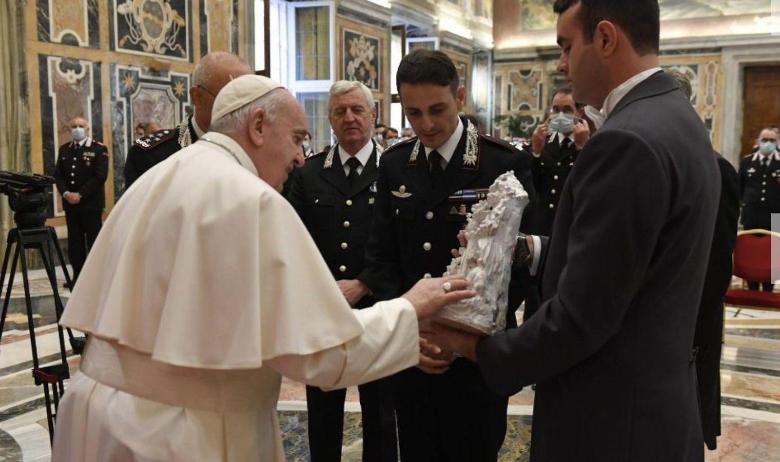 El Papa y los Carabineros