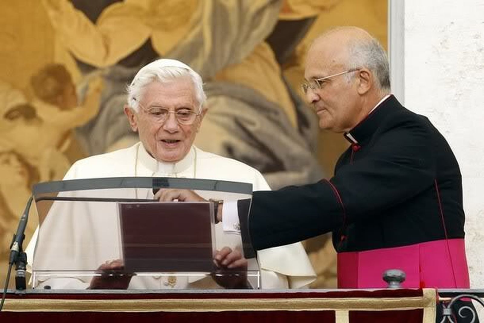 Alfred Xuereb, con Benedicto XVI