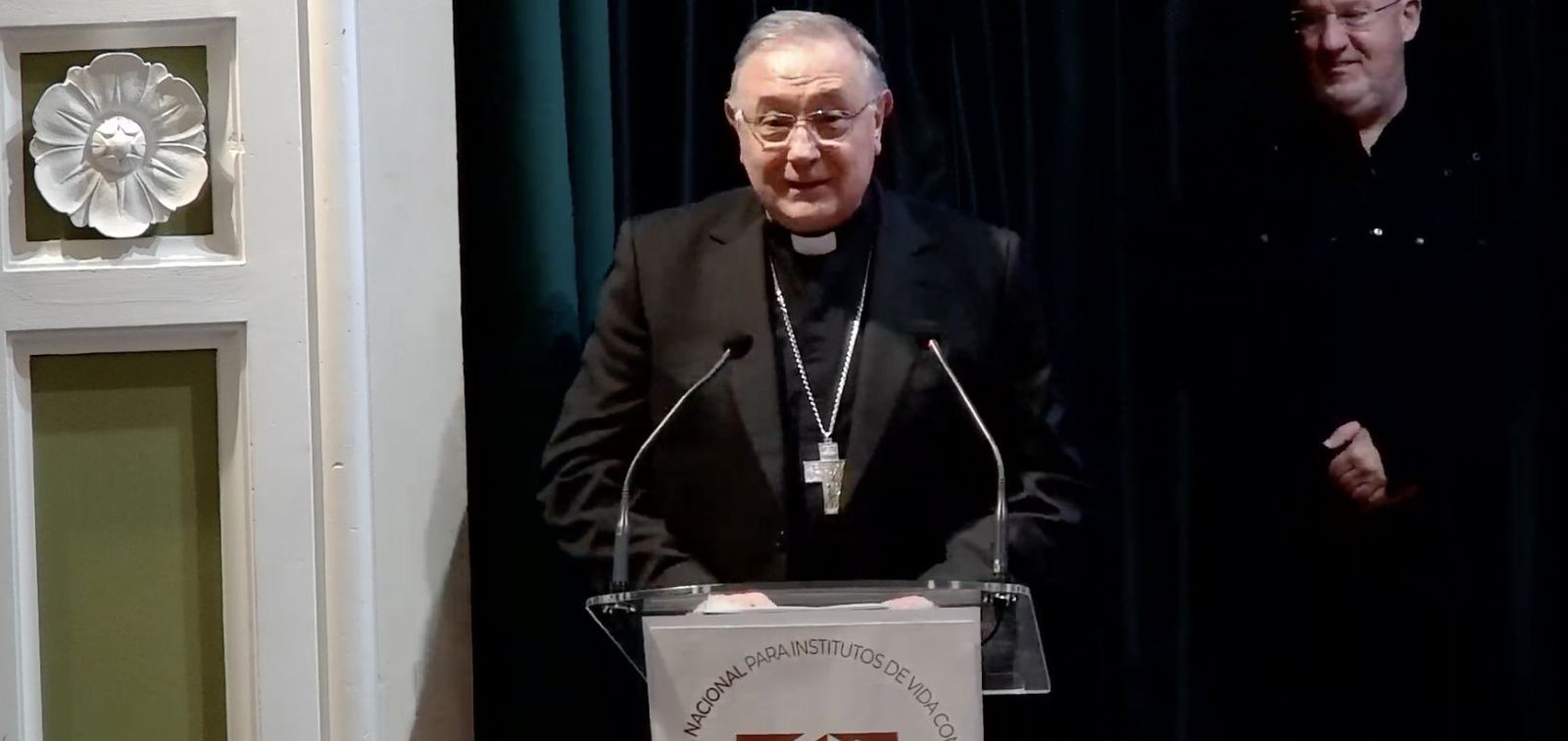 De las Heras se dirige a la vida consagrada