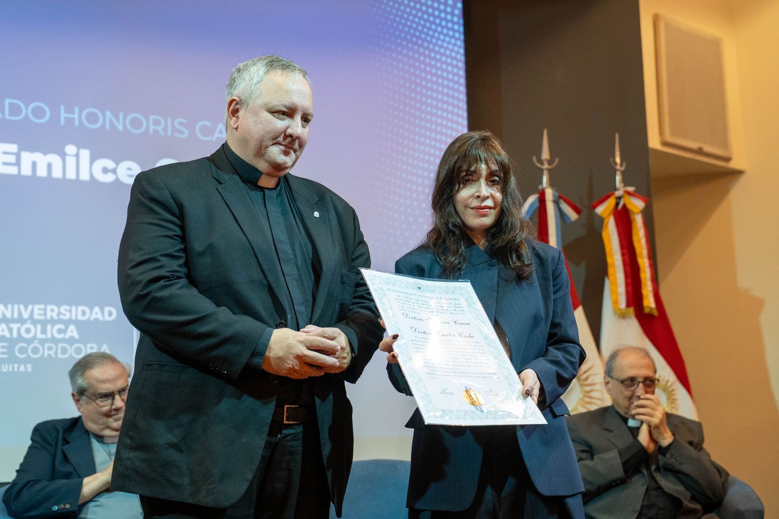 Emilce Cuda recibe el Doctorado Honoris Causa en la Católica de Córdoba