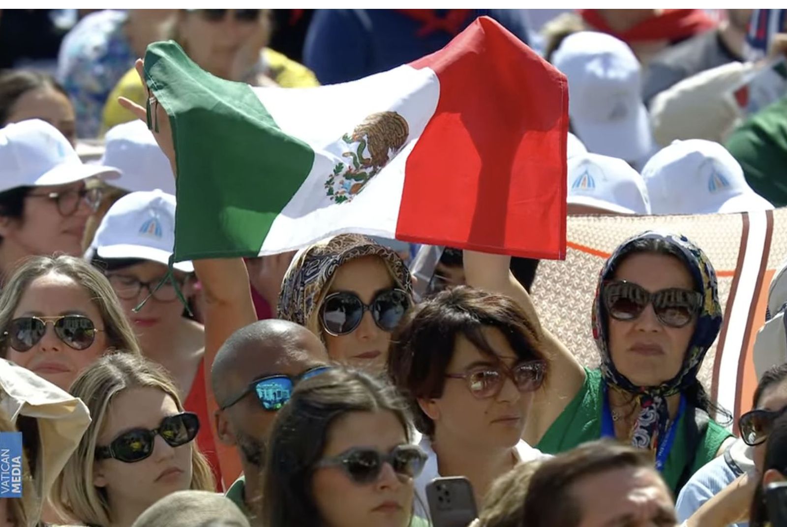 Peregrinos en la plaza de San Pedro