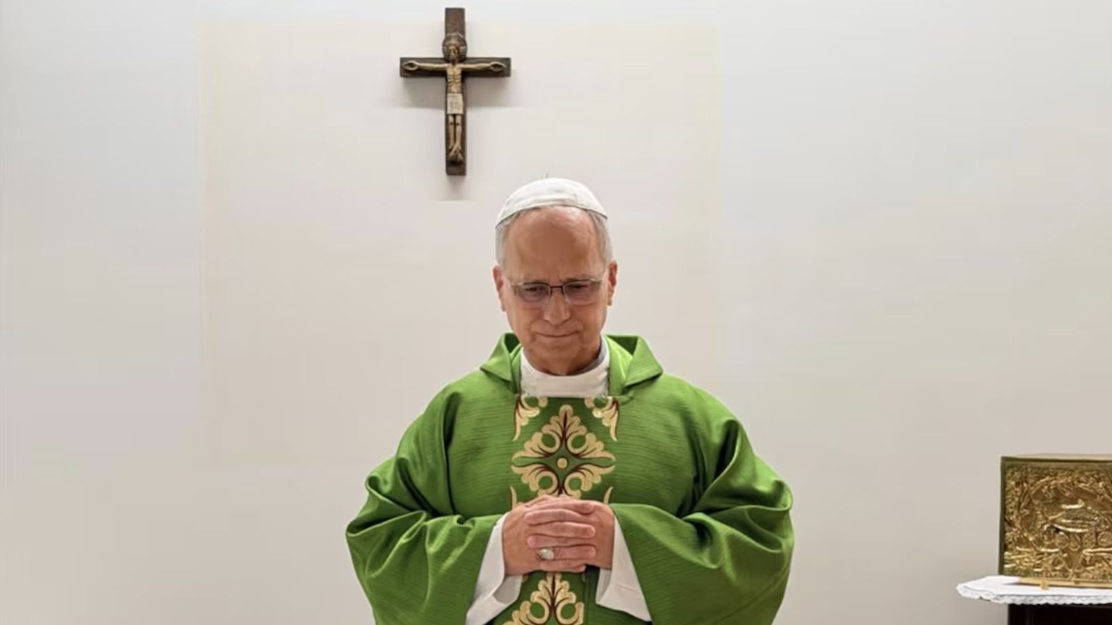El Papa oficiando misa en el Gemelli