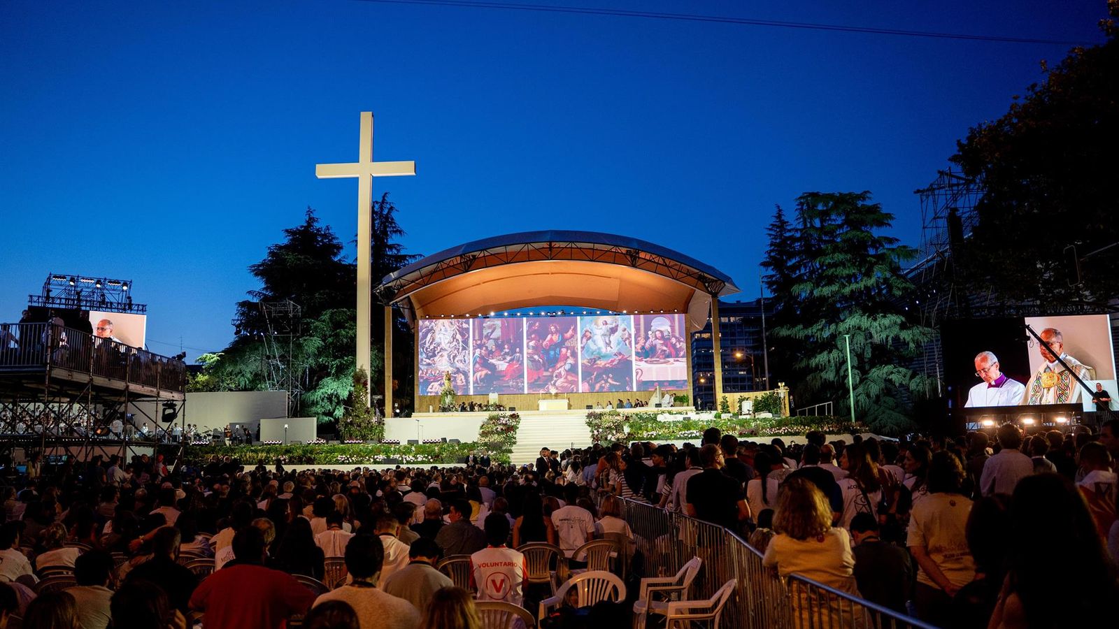 Vigilia de jóvenes en la plaza de Lima