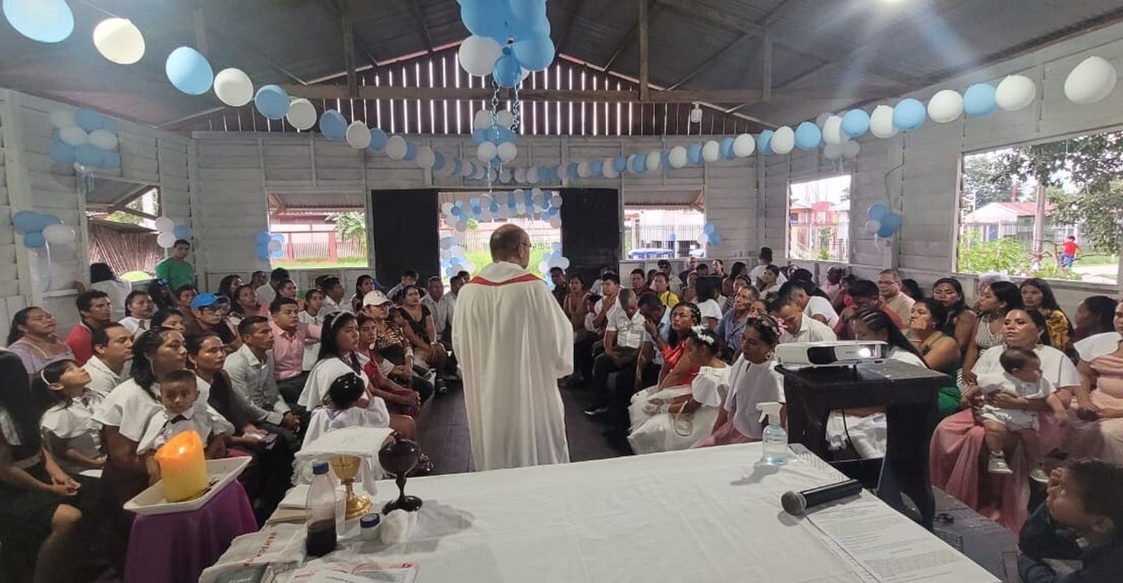 Sacramentos en Santa Rosa (río Amazonas, Perú)
