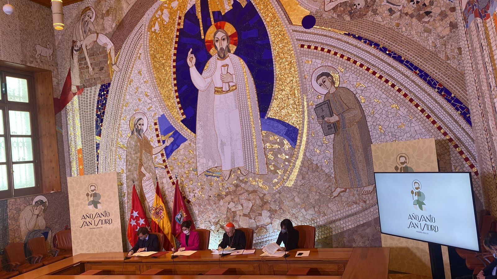 Osoro, Almeida y Ayuso, junto a la delegada del Gobierno en la presentación del Año Santo
