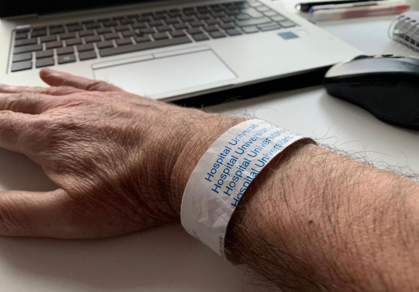 La pulsera del hospital