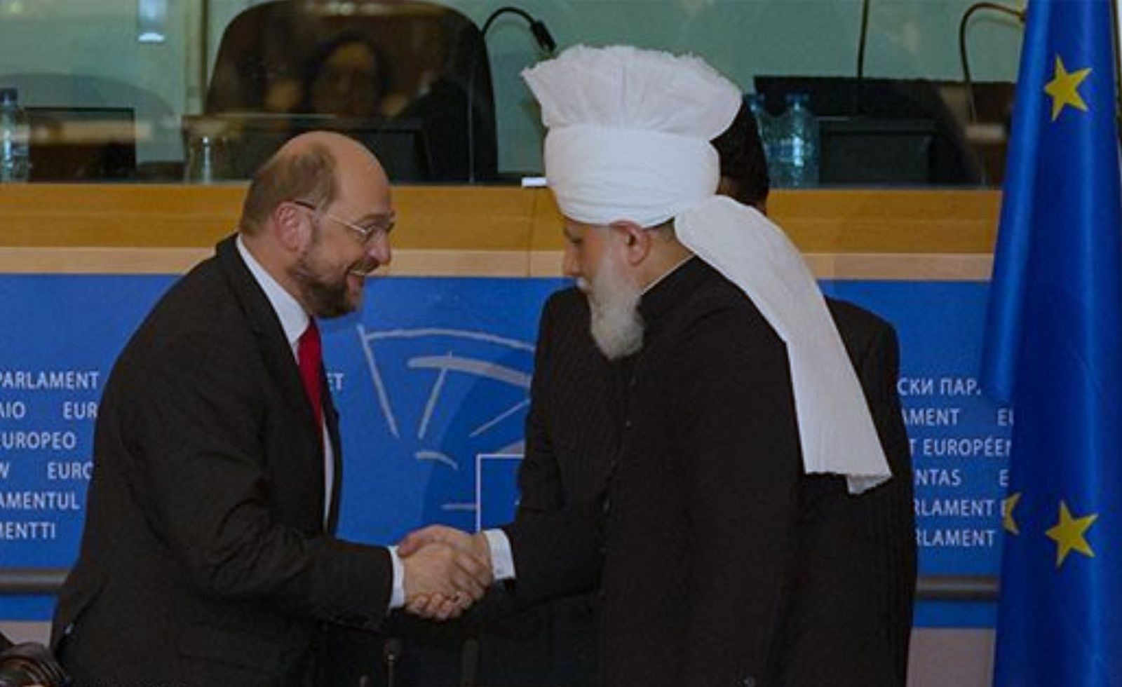 El V Califa en el Parlamento Europeo