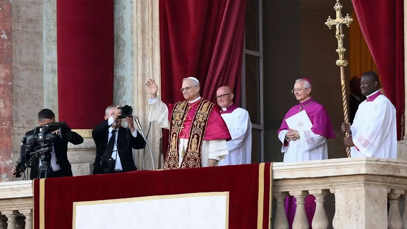 Primera Bendición 'Urbi et Orbi' del papa León XIV en 2025