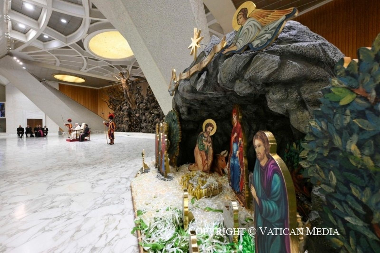 El Papa y el belén del Aula Pablo VI