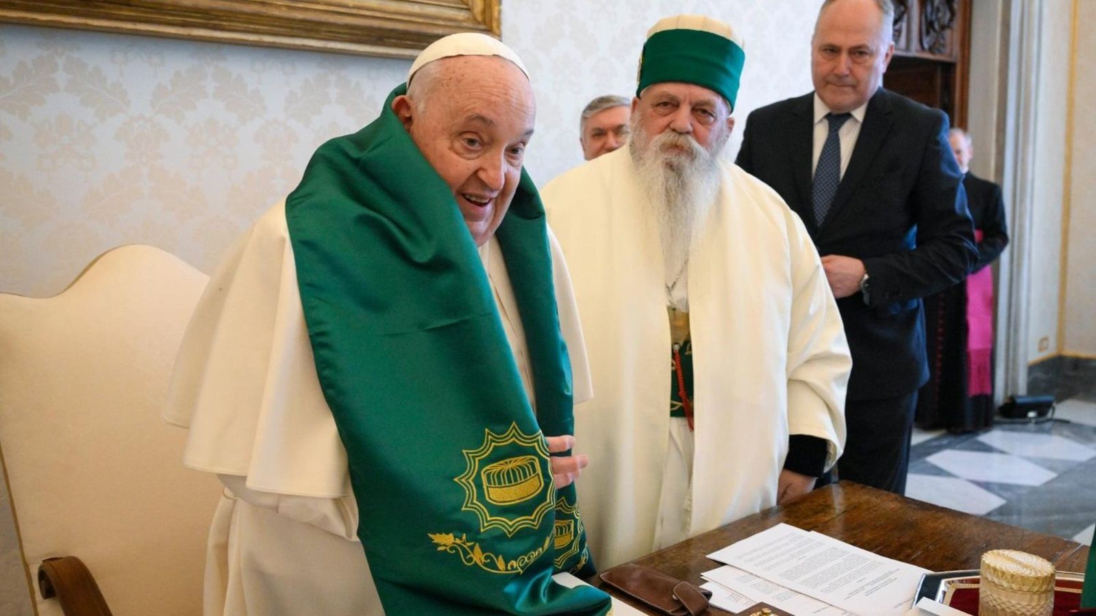 El regalo de Haji Dede Edmond Brahimaj al Papa