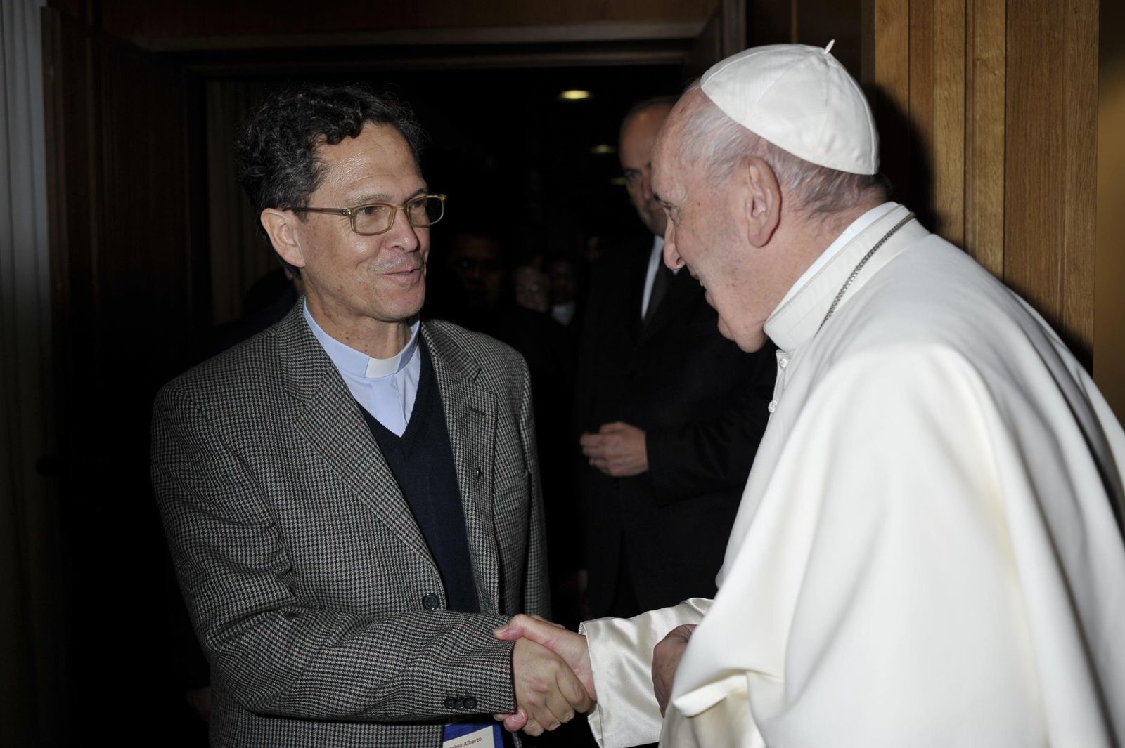 Alberrto Toutin saluada al Papa Francisco