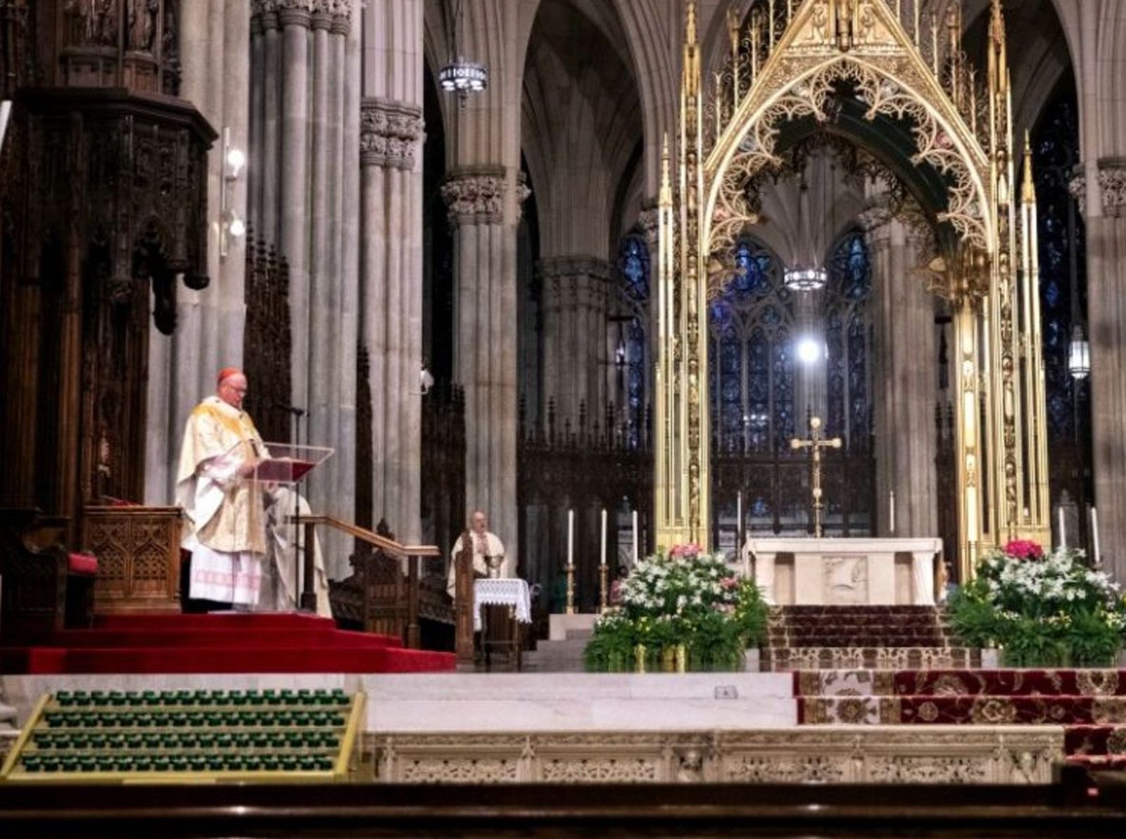 Dolan celebrando misa en la catedral de S. Patricio