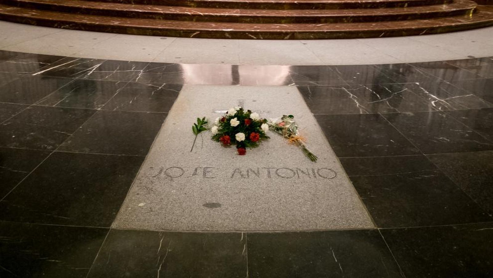 Tumba de José Antonio