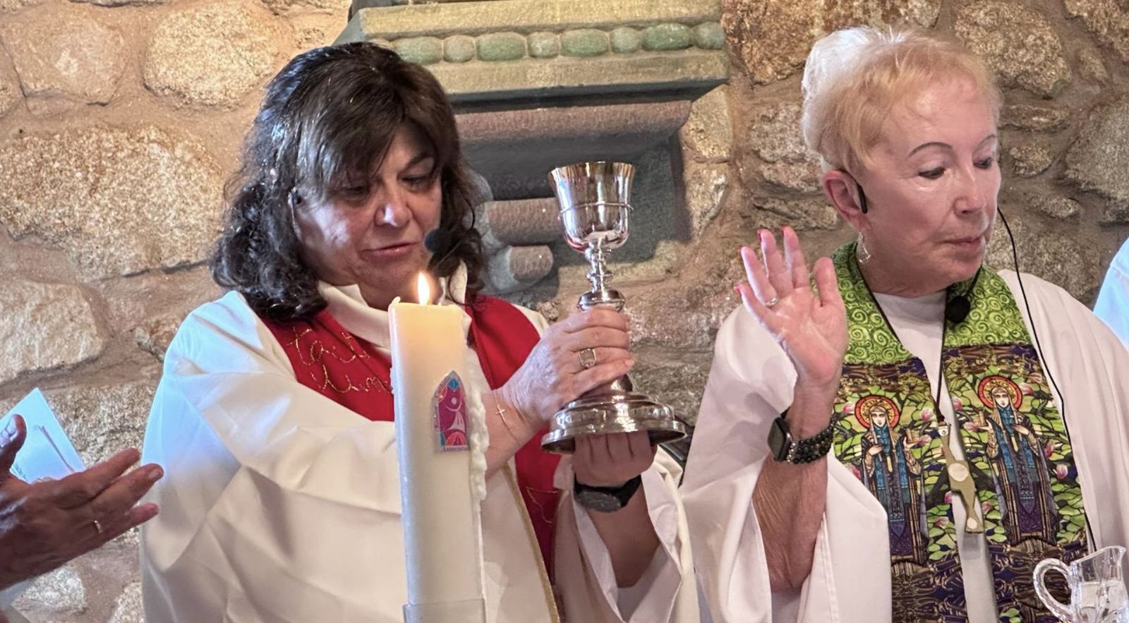 Christina Moreira y Bridget Mary