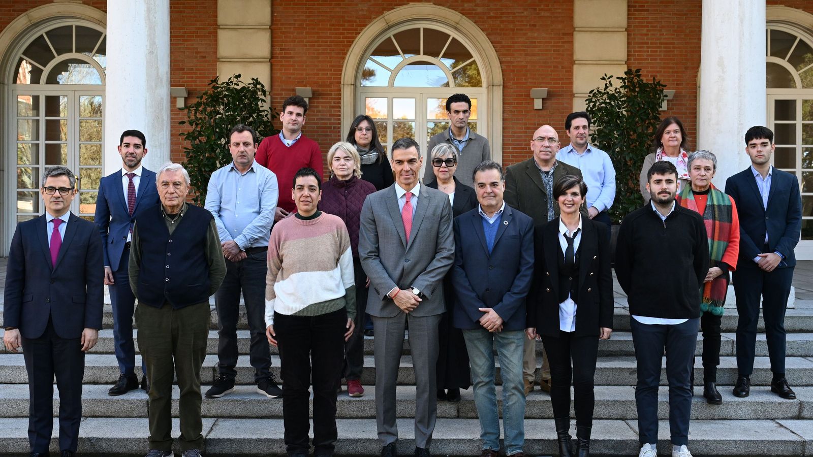 Sánchez, con las víctimas de abusos