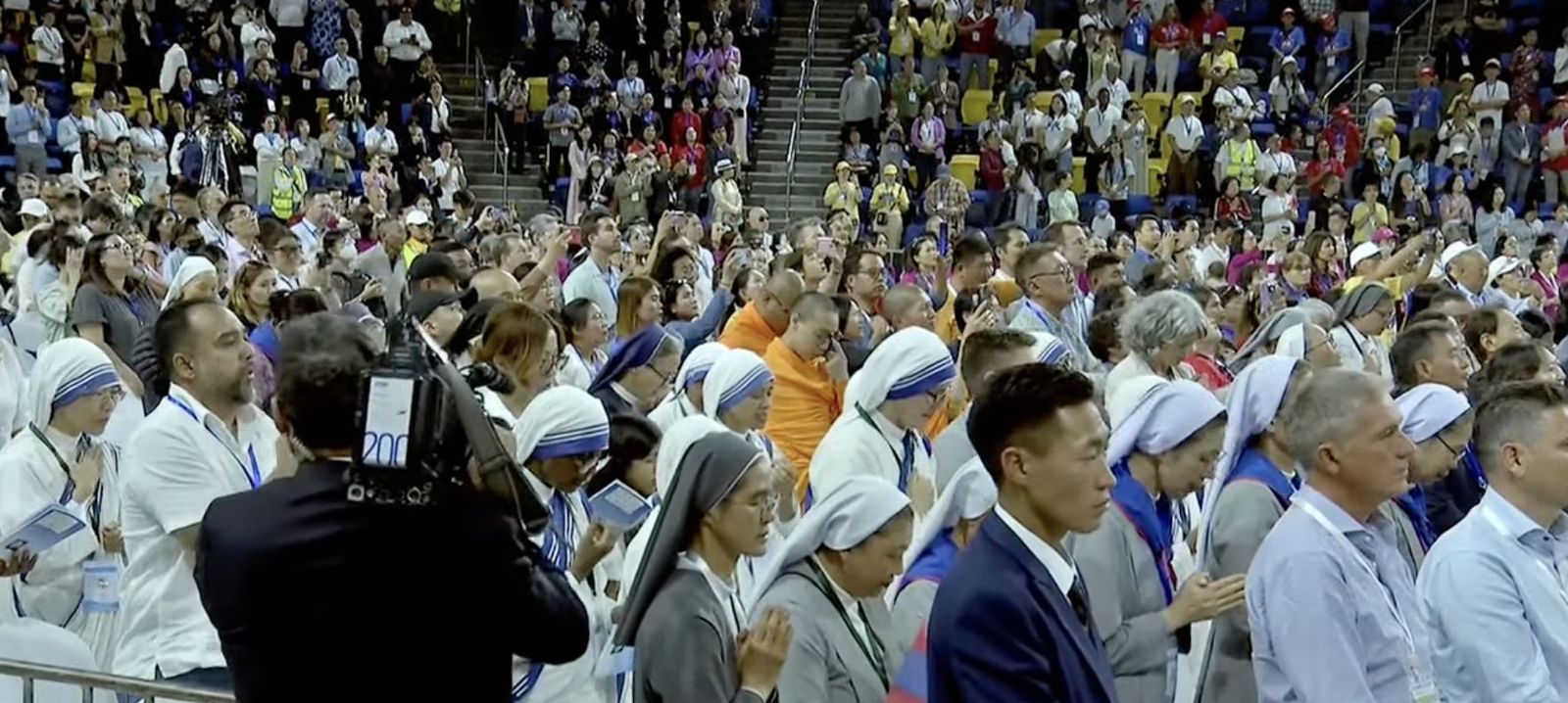 Católicos mongoles en la misa con el Papa