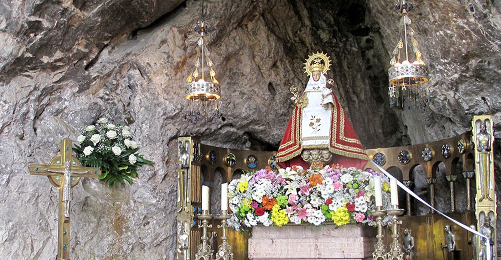 santina-de-covadonga-virgen-de-covadonga