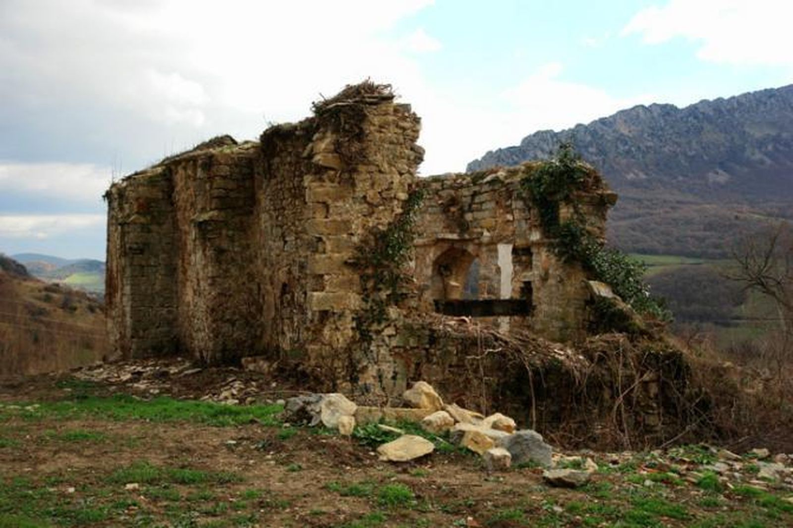 Ermita derruida en Navarra