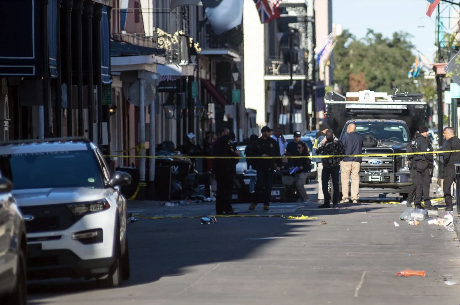 La calle -acordonada por la policía- donde se produjo el atentado