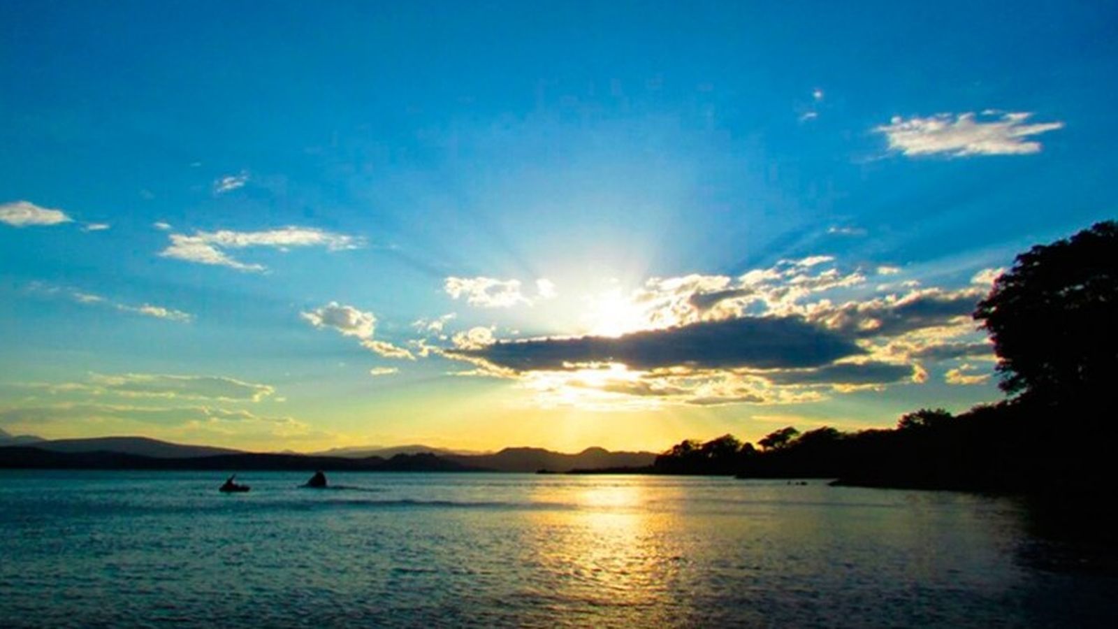 Lago de Güija frontera entre Guatemala y el Salvador