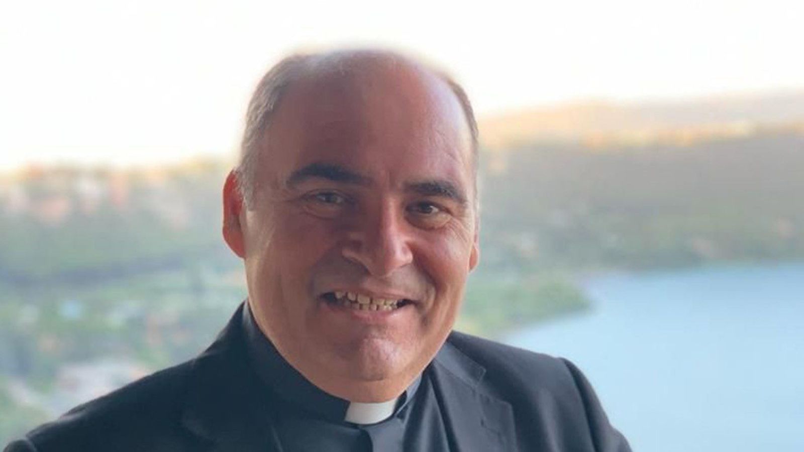 Monseñor Luigi Roberto Cona