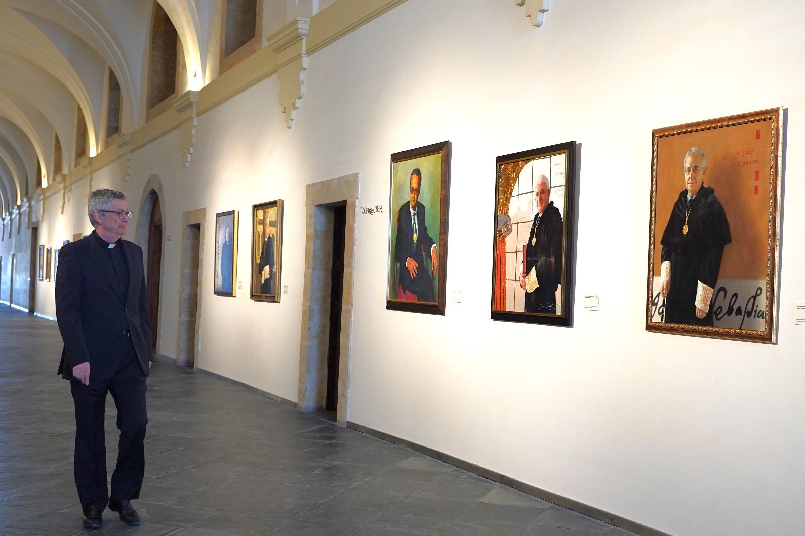 Exposición de retratos de rectores de la UPSA