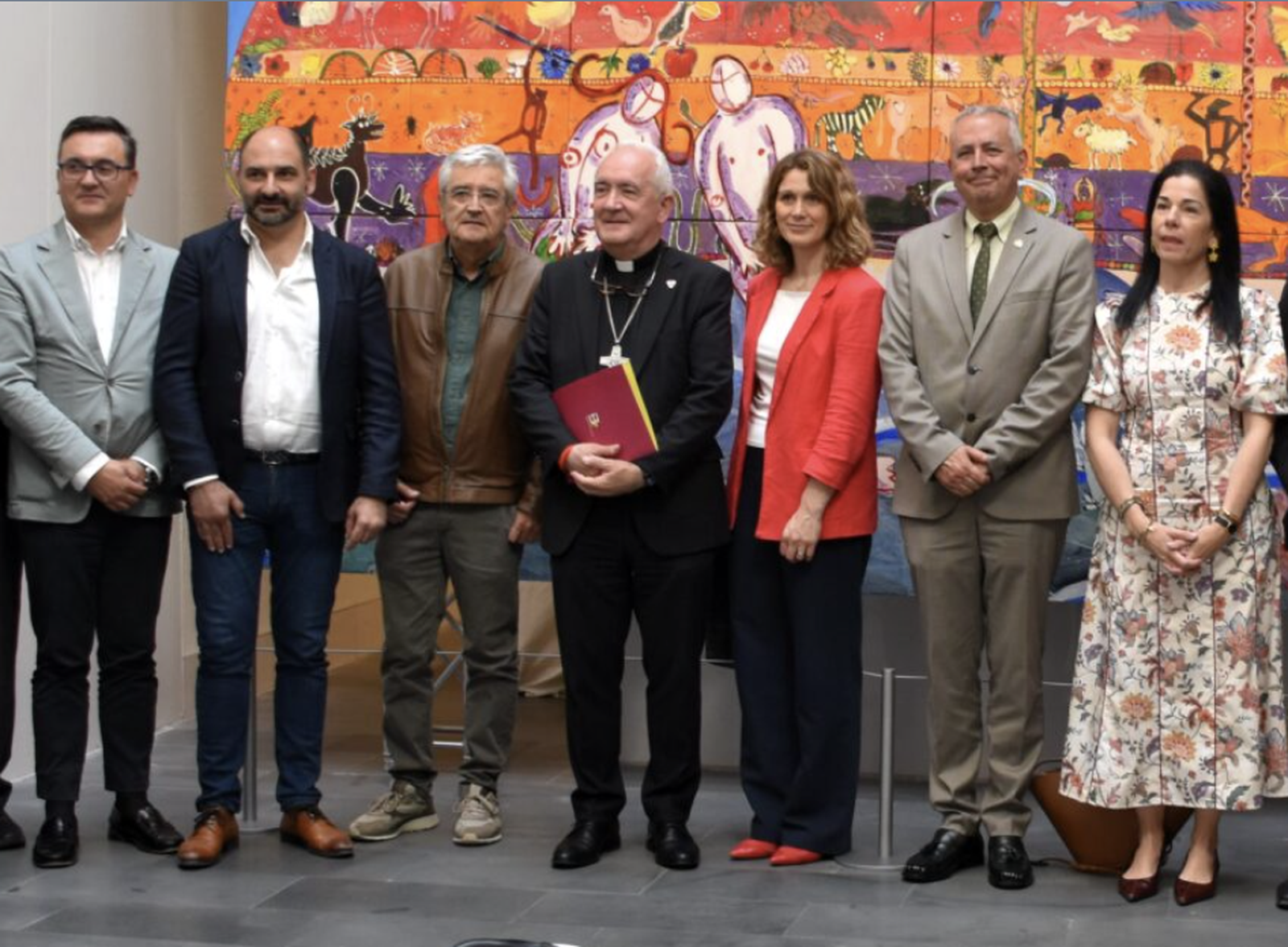 El obipos Ángel Pérez, en el centro de la iniciativa