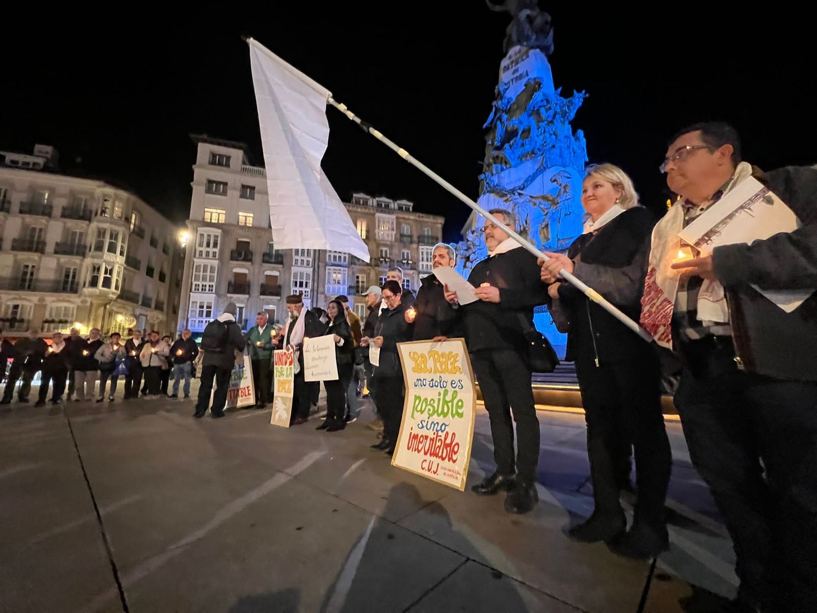 Diversas confesiones religiosas se unen por la Paz en la capital alavesa